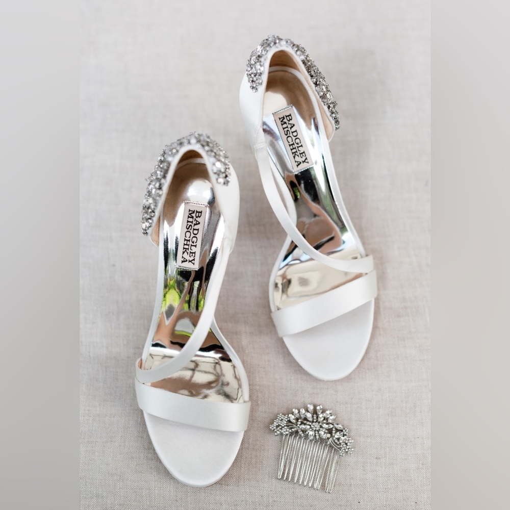 Badgley Mischka Pauline White Satin Heels Size 8